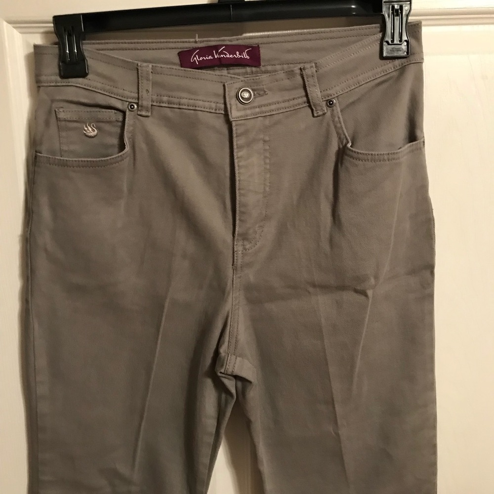 NWOT Gloria Vanderbilt pants. Size 10 petite.